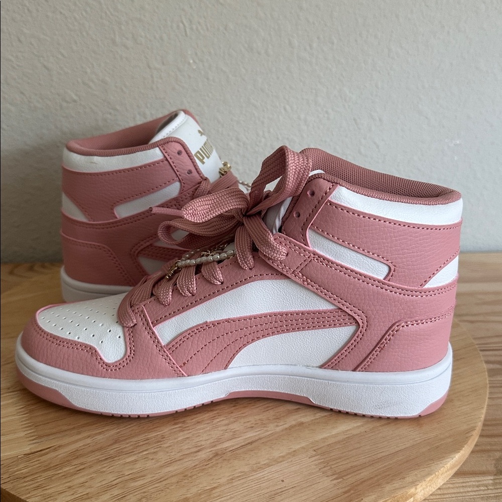 PUMA Rebound Layup Bling Glow Womens Basketball Shoes new 6.5 pink - Picture 8 of 8